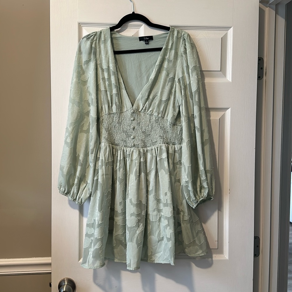 Lulus floral burnout dress. Lined body. Unlined sleeves. Never worn. Large.
